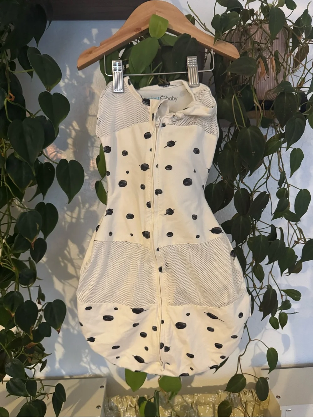 Happiest Babg Sleepsack Swaddle Sack in white with Black Polka Dots NWOT